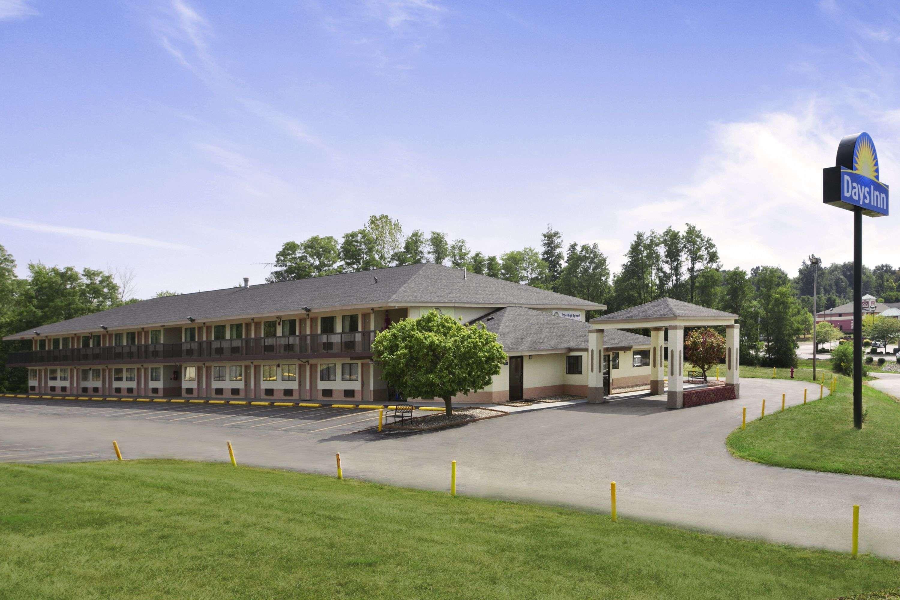 Days Inn By Wyndham Cloverdale Greencastle Экстерьер фото