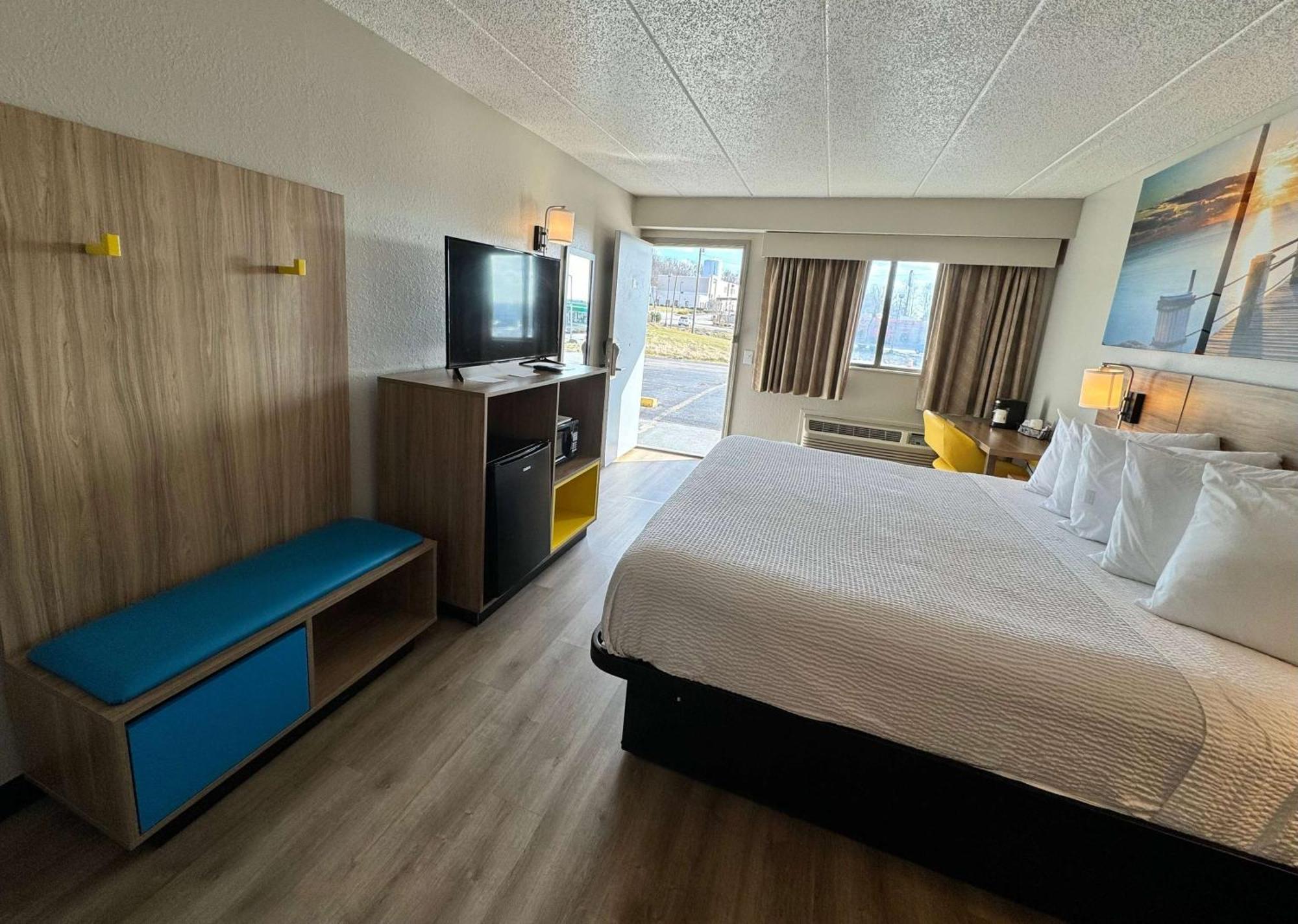 Days Inn By Wyndham Cloverdale Greencastle Экстерьер фото