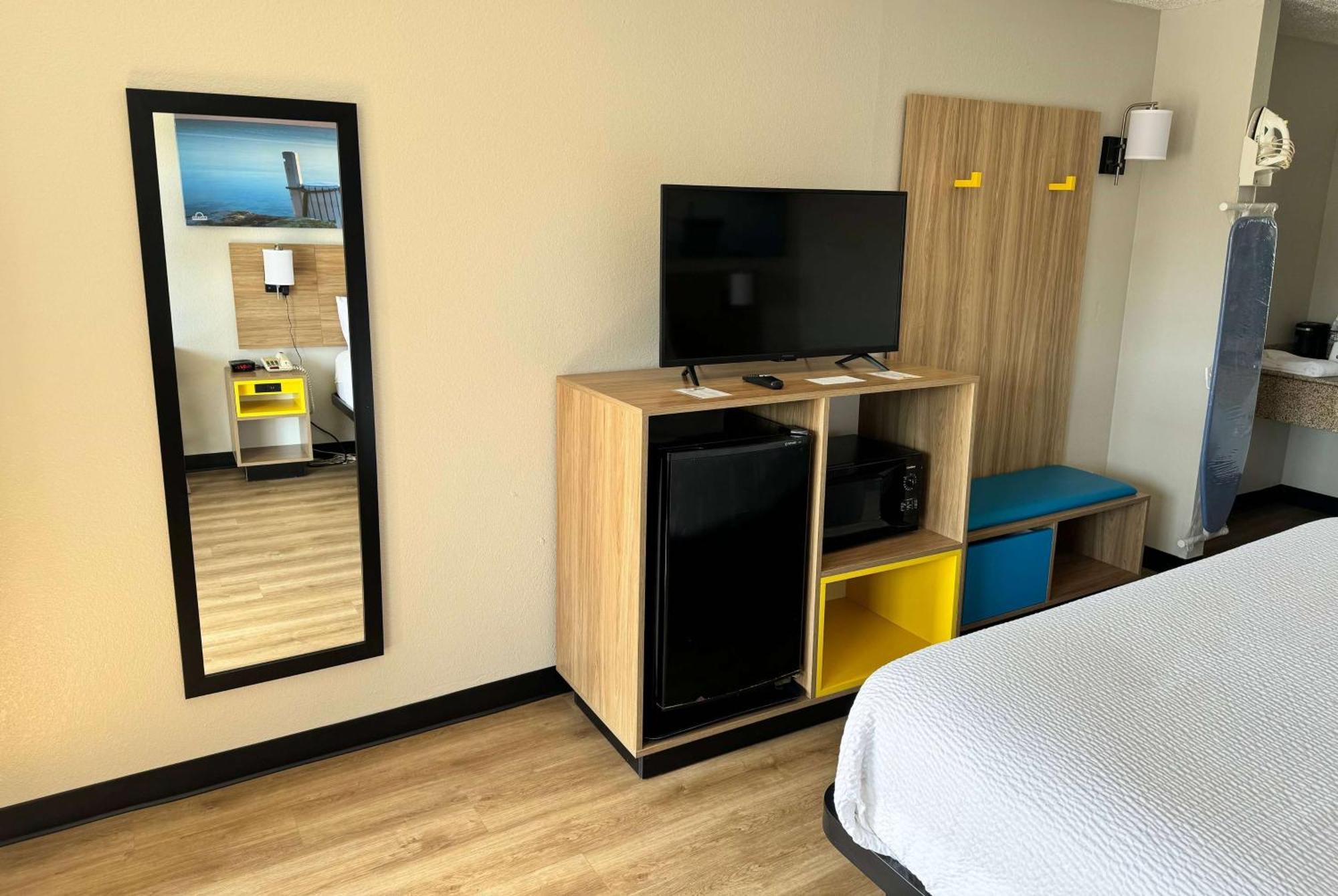 Days Inn By Wyndham Cloverdale Greencastle Экстерьер фото