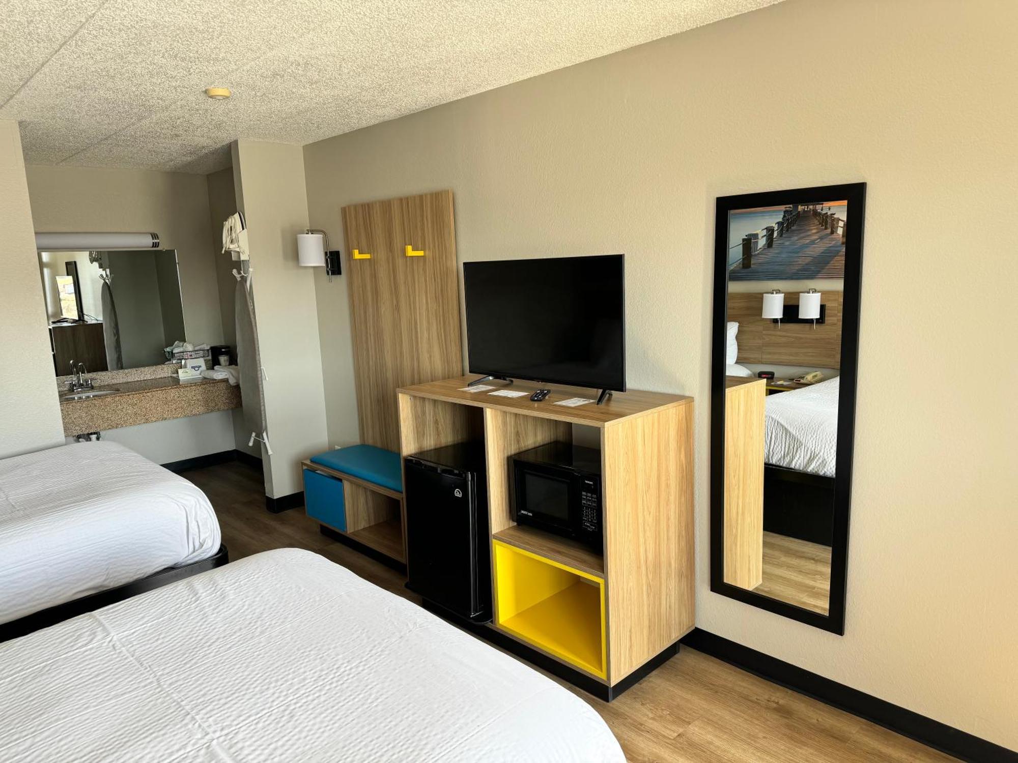 Days Inn By Wyndham Cloverdale Greencastle Экстерьер фото