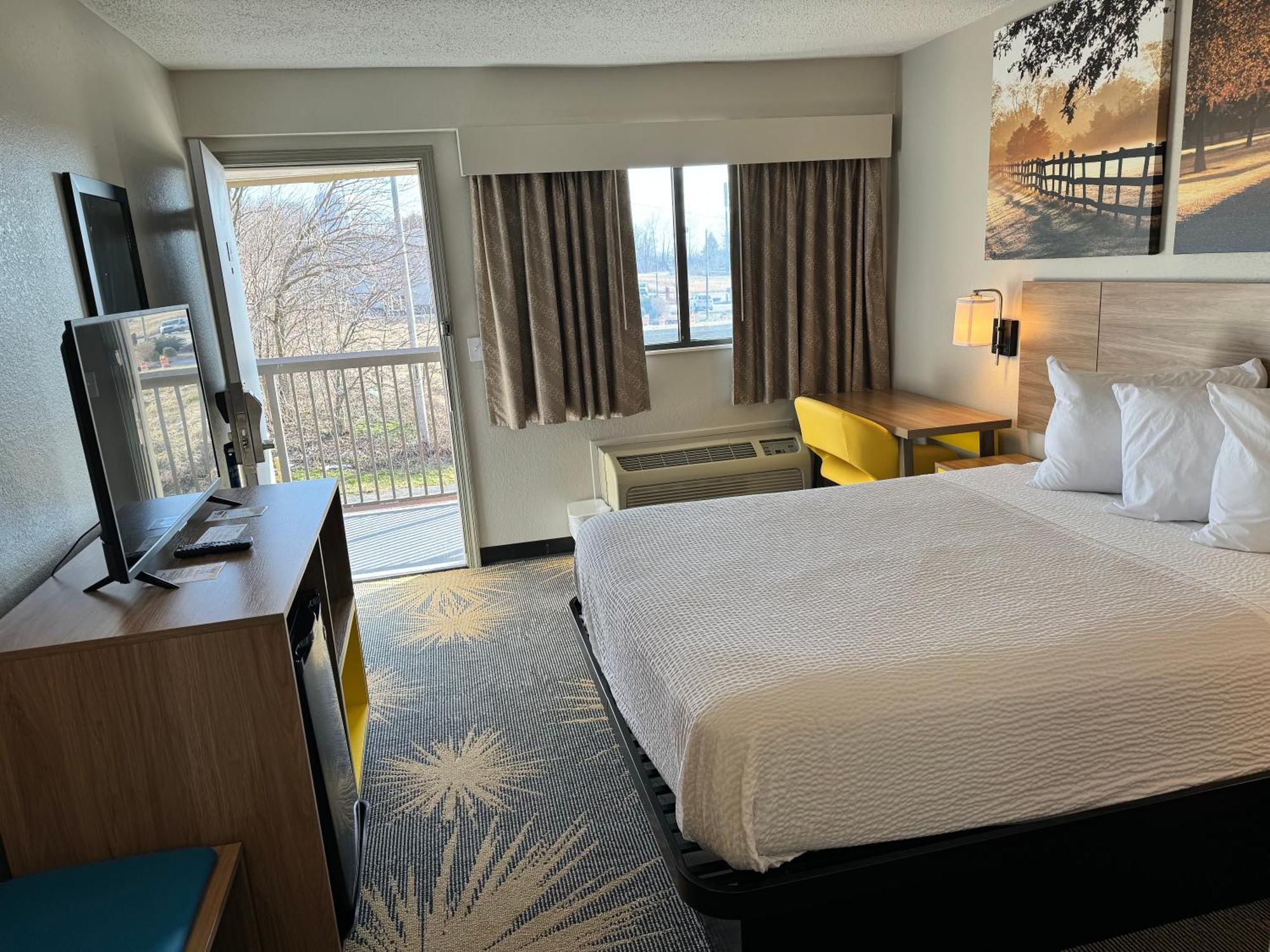 Days Inn By Wyndham Cloverdale Greencastle Экстерьер фото